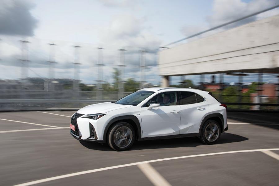 Lexus UX200 F-Sport 2018 года  (WW) (фото 28 из 32)